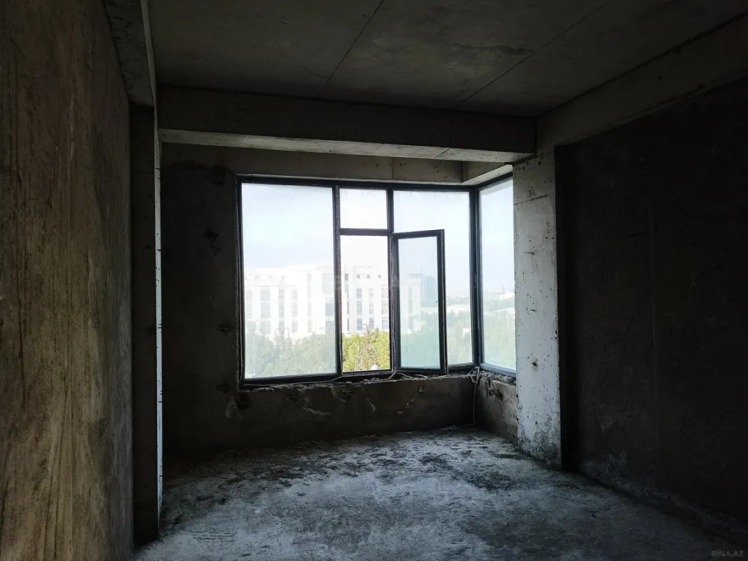 Satılır 3 otaqlı mənzil 118 m²
