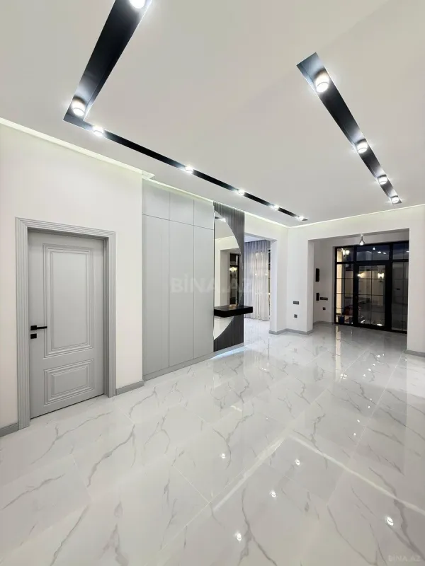 Satılır 5 otaqlı həyət evi 200 m²