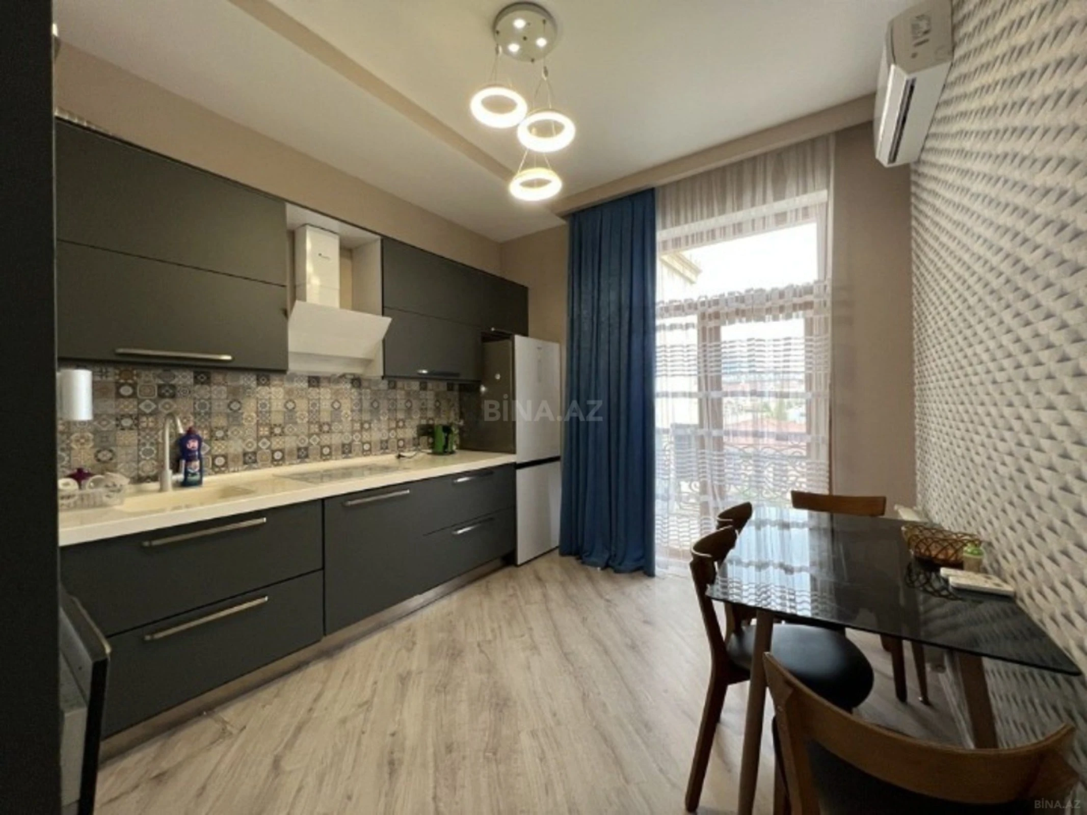 Kirayə verilir 3 otaqlı mənzil 130 m²