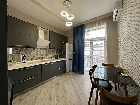 Kirayə verilir 3 otaqlı mənzil 130 m²