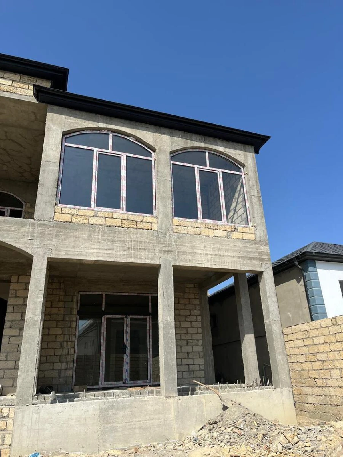 Satılır 6 otaqlı həyət evi 367 m²