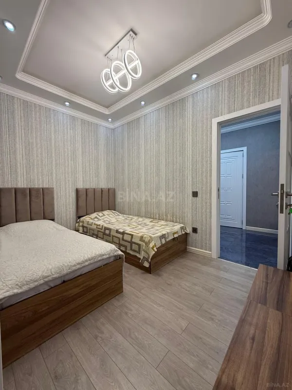 Satılır 4 otaqlı mənzil 144 m²