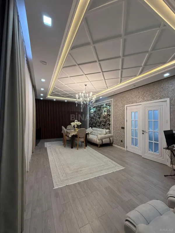 Satılır 4 otaqlı mənzil 144 m²