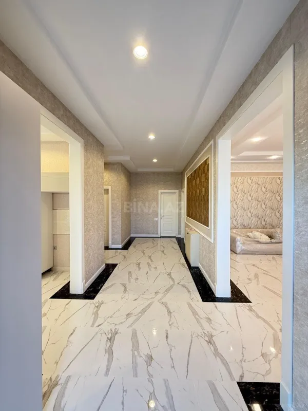 Satılır 5 otaqlı həyət evi 246 m²