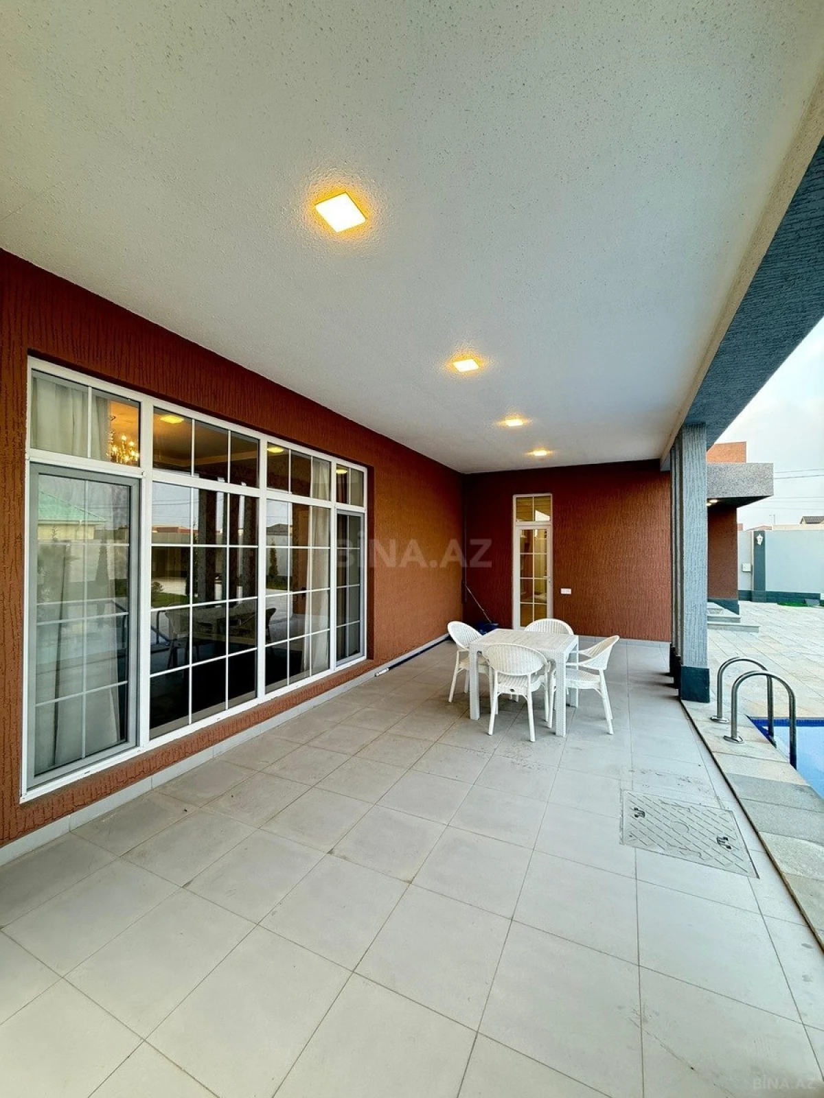 Satılır 5 otaqlı həyət evi 246 m²