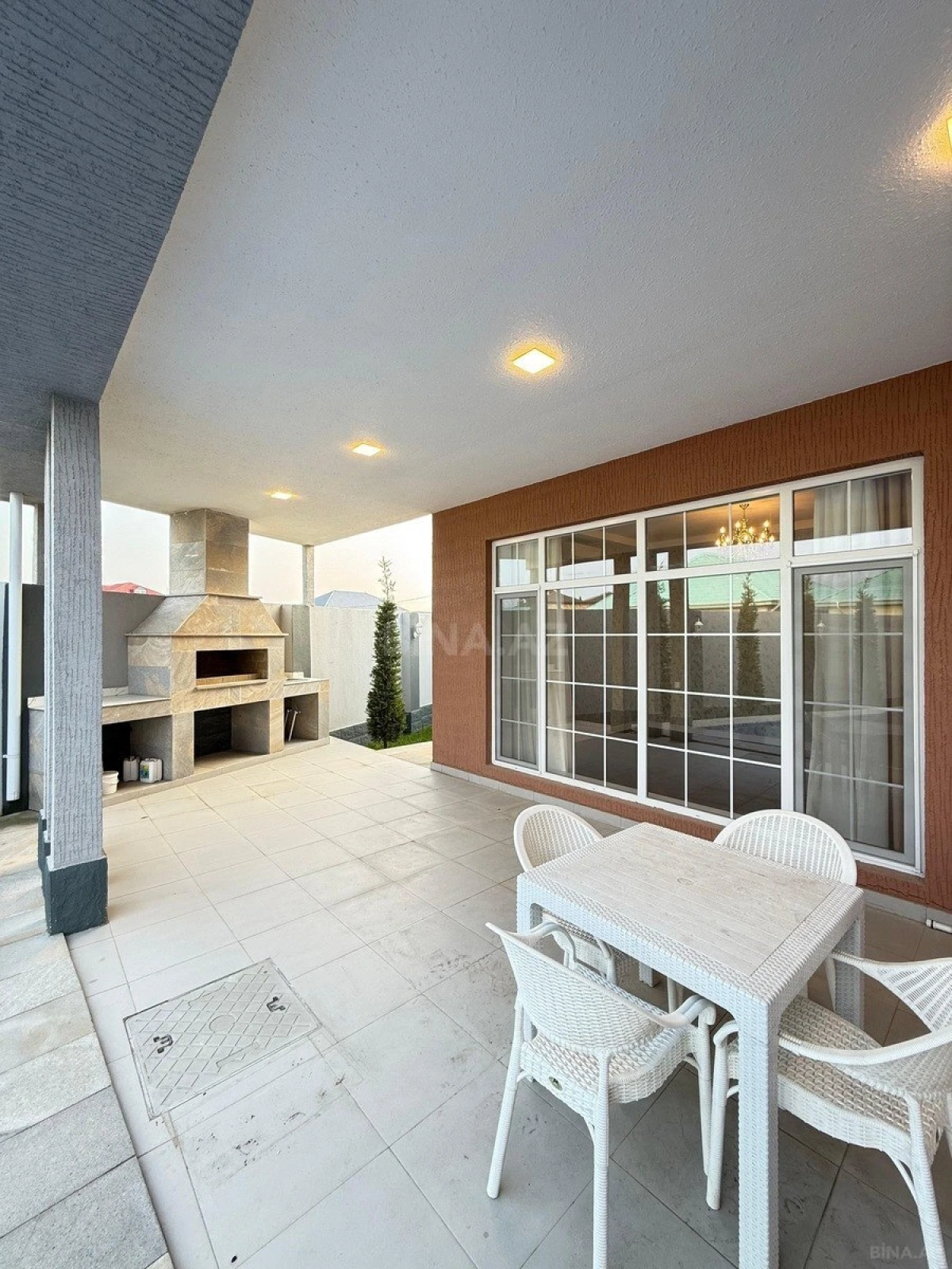 Satılır 5 otaqlı həyət evi 246 m²