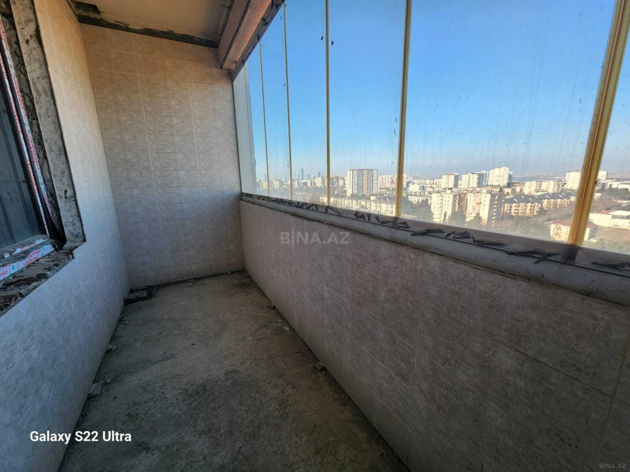 Satılır 3 otaqlı mənzil 141 m²