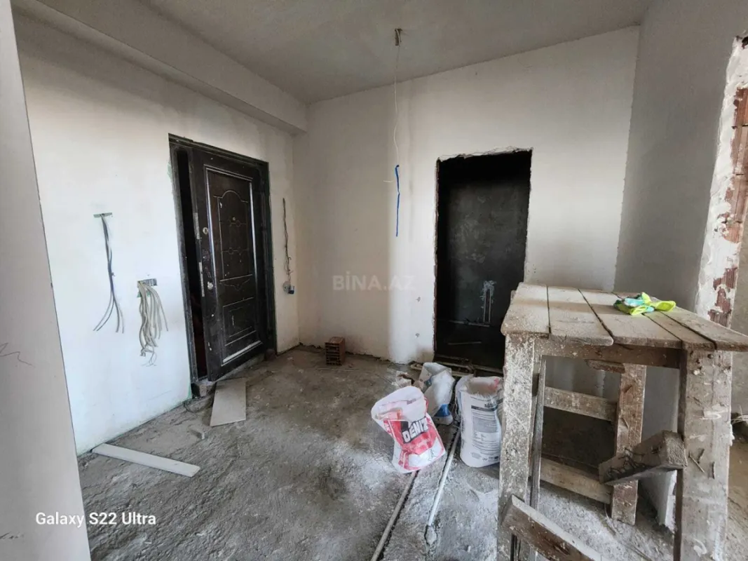 Satılır 3 otaqlı mənzil 141 m²