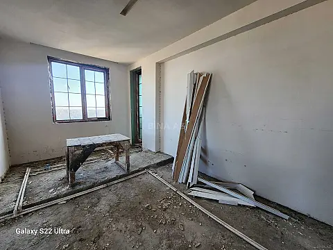 Satılır 3 otaqlı mənzil 141 m²