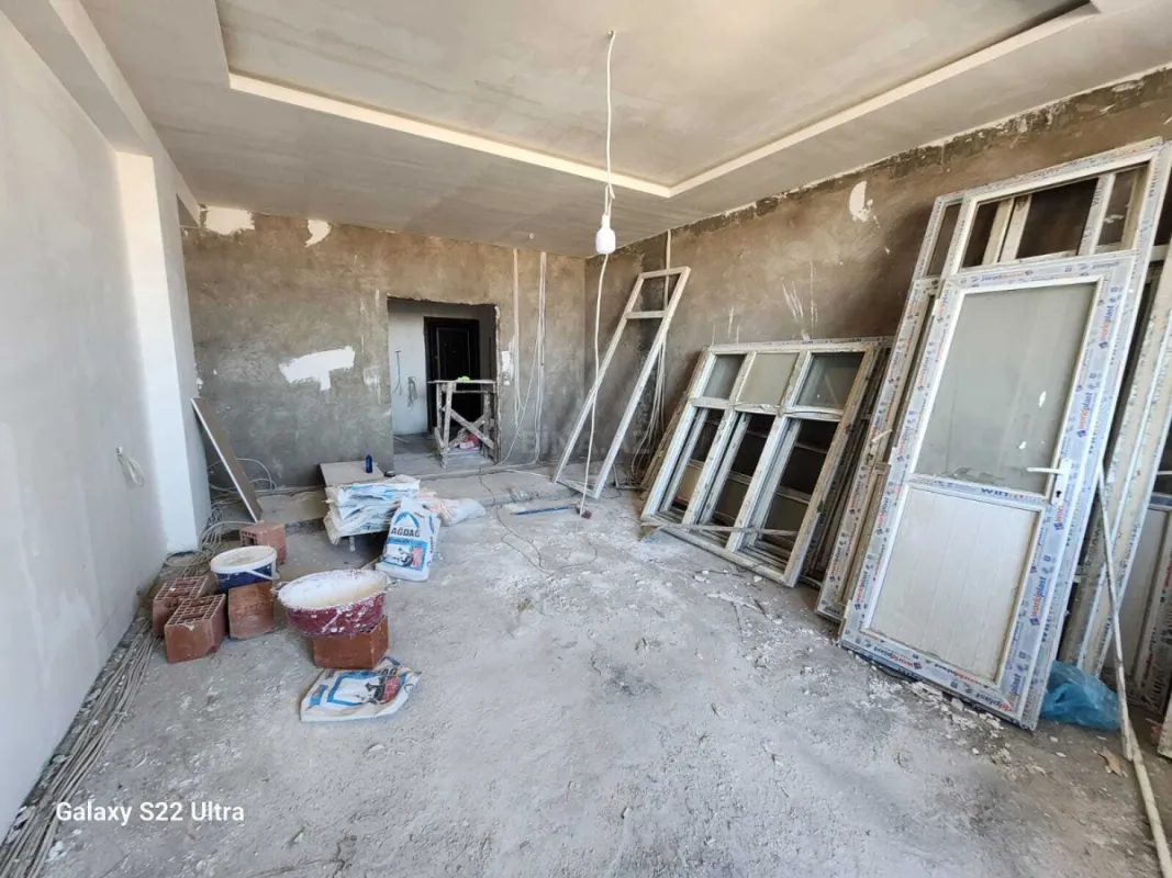 Satılır 3 otaqlı mənzil 141 m²