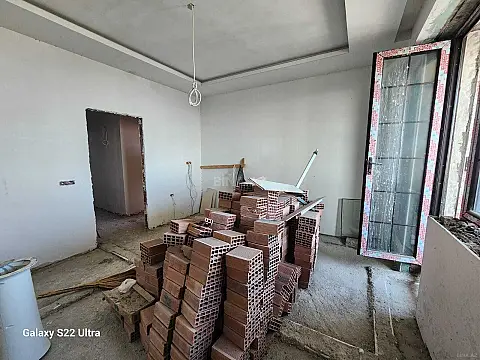 Satılır 3 otaqlı mənzil 141 m²