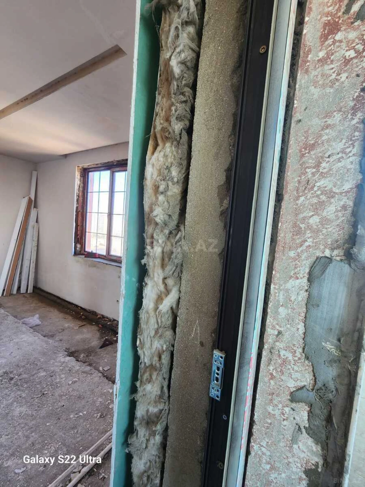 Satılır 3 otaqlı mənzil 141 m²