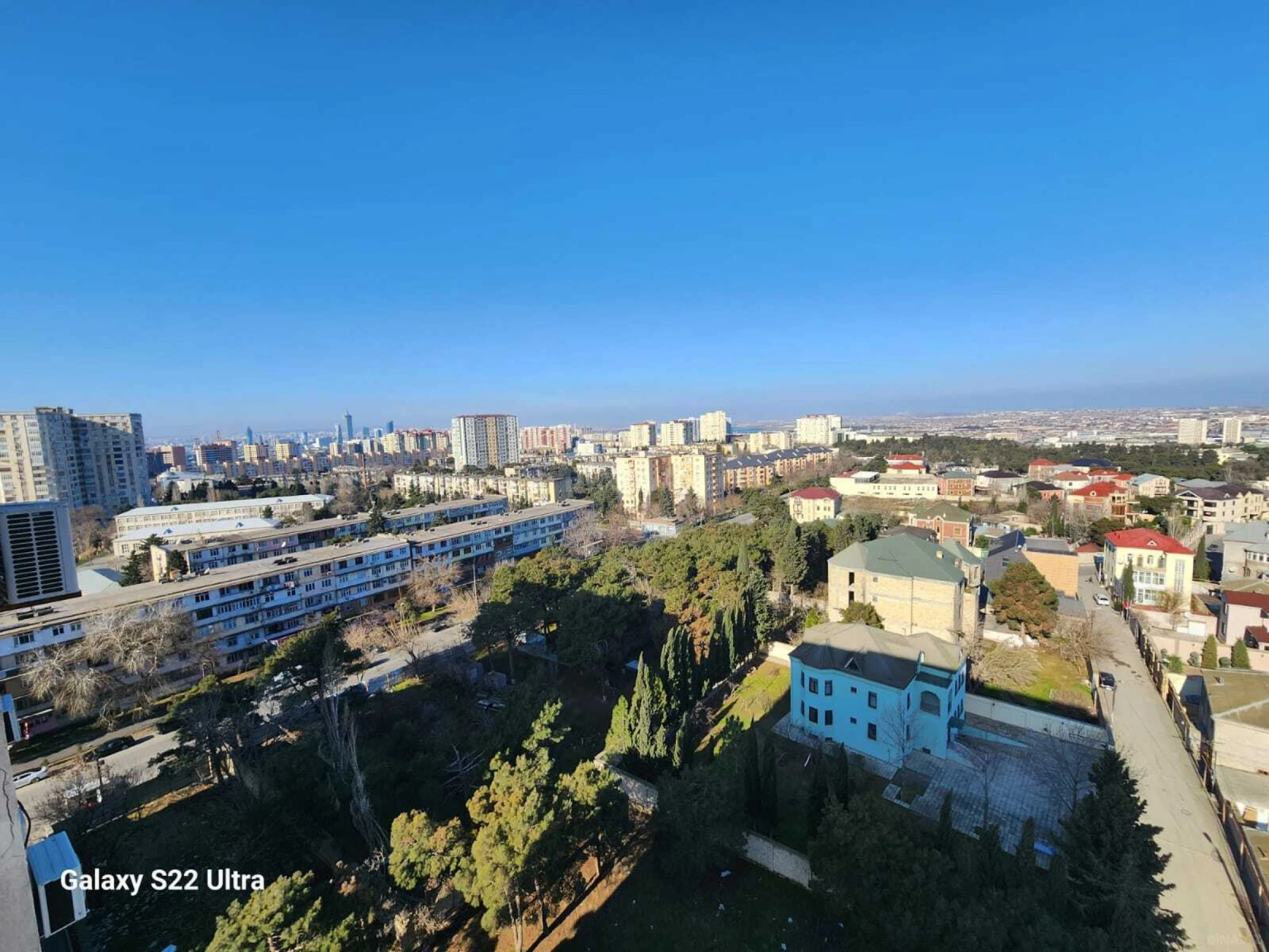 Satılır 3 otaqlı mənzil 141 m²