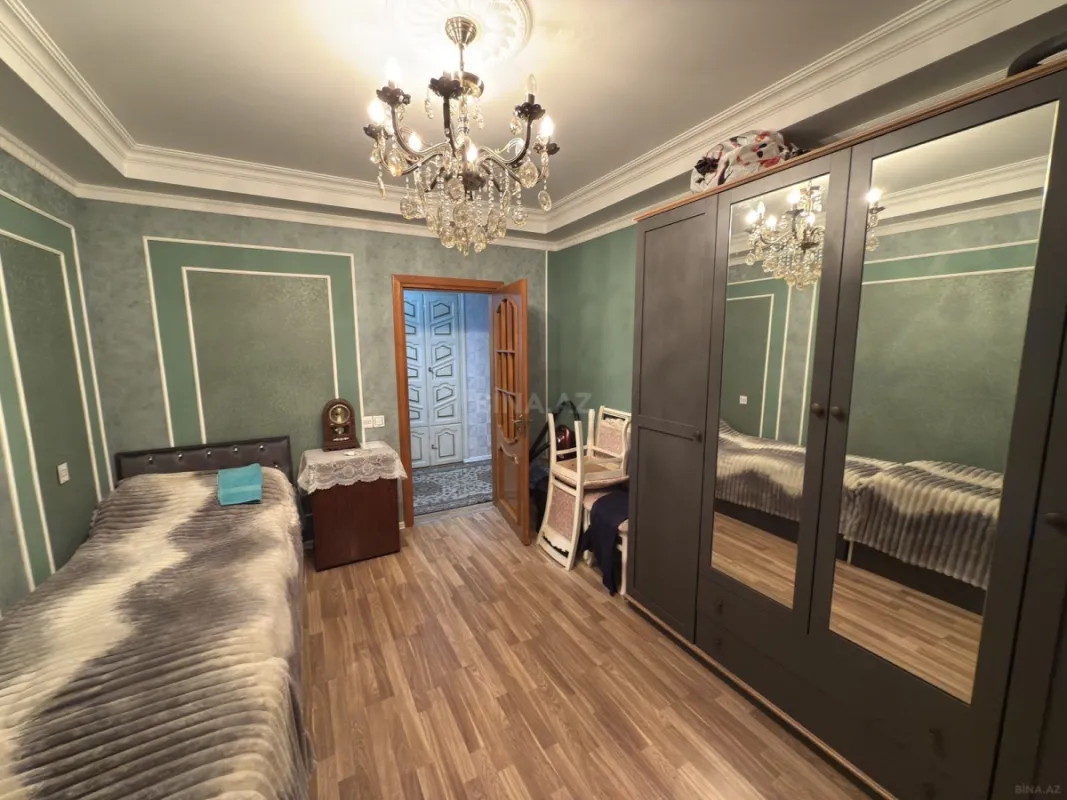 Satılır 4 otaqlı mənzil 105 m²