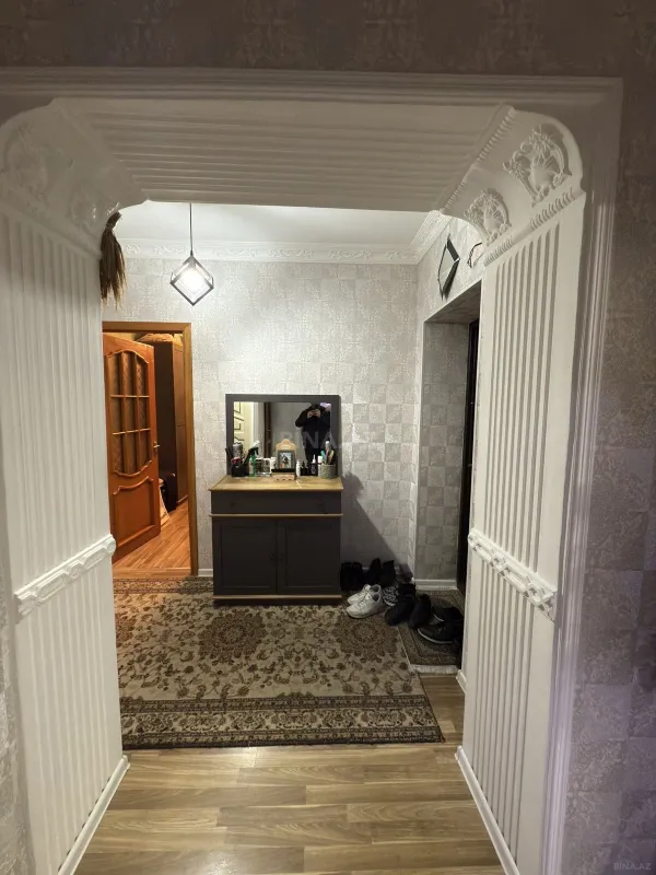 Satılır 4 otaqlı mənzil 105 m²