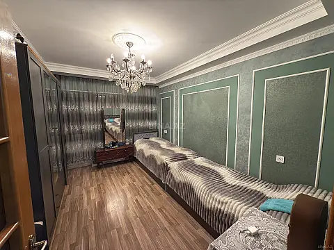 Satılır 4 otaqlı mənzil 105 m²