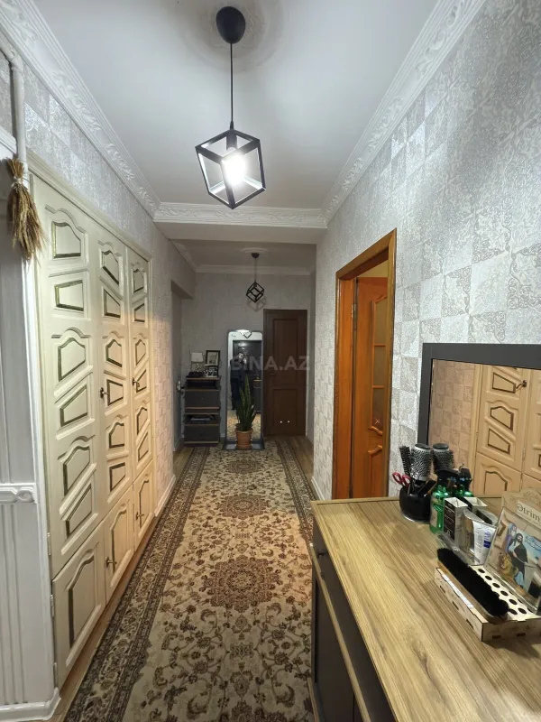 Satılır 4 otaqlı mənzil 105 m²