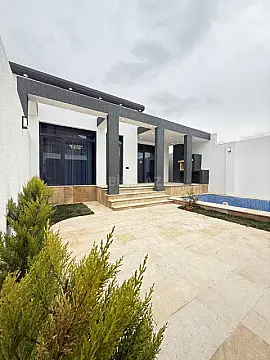 Satılır 4 otaqlı həyət evi 135 m²