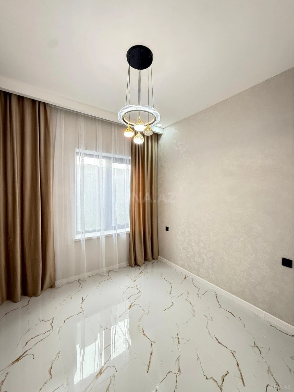 Satılır 4 otaqlı həyət evi 135 m²