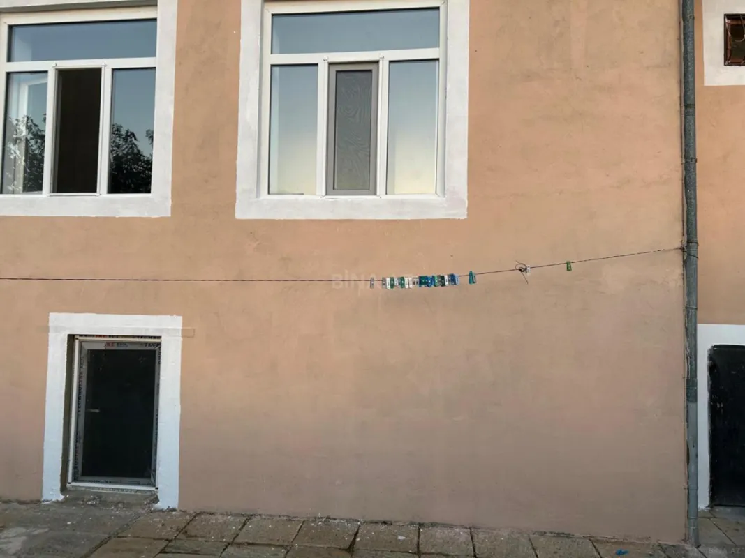 Satılır 4 otaqlı həyət evi 160 m²