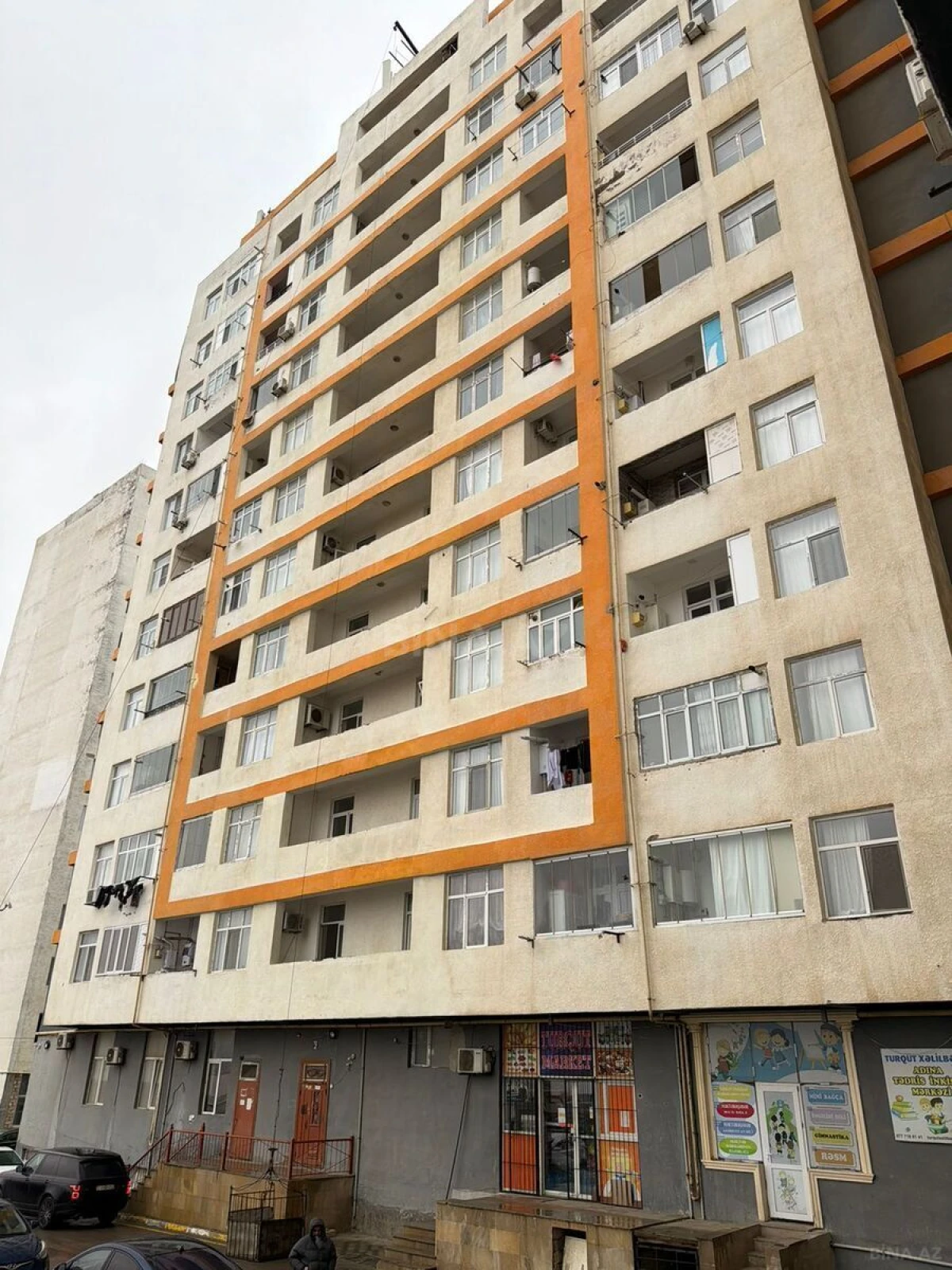 Satılır 3 otaqlı mənzil 106 m²
