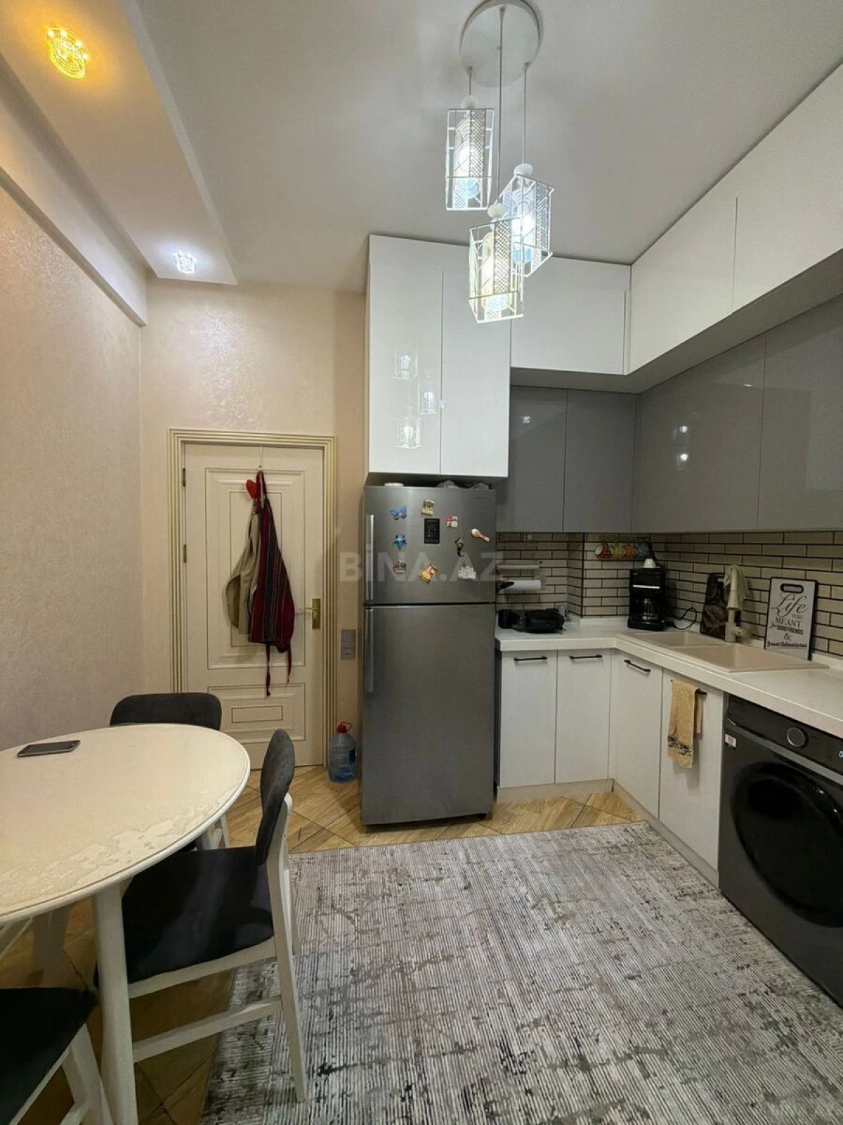 Satılır 3 otaqlı mənzil 106 m²