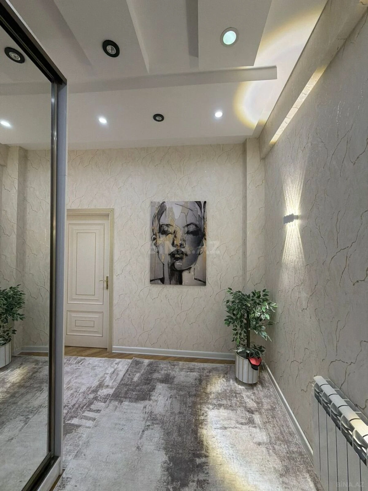 Satılır 3 otaqlı mənzil 106 m²