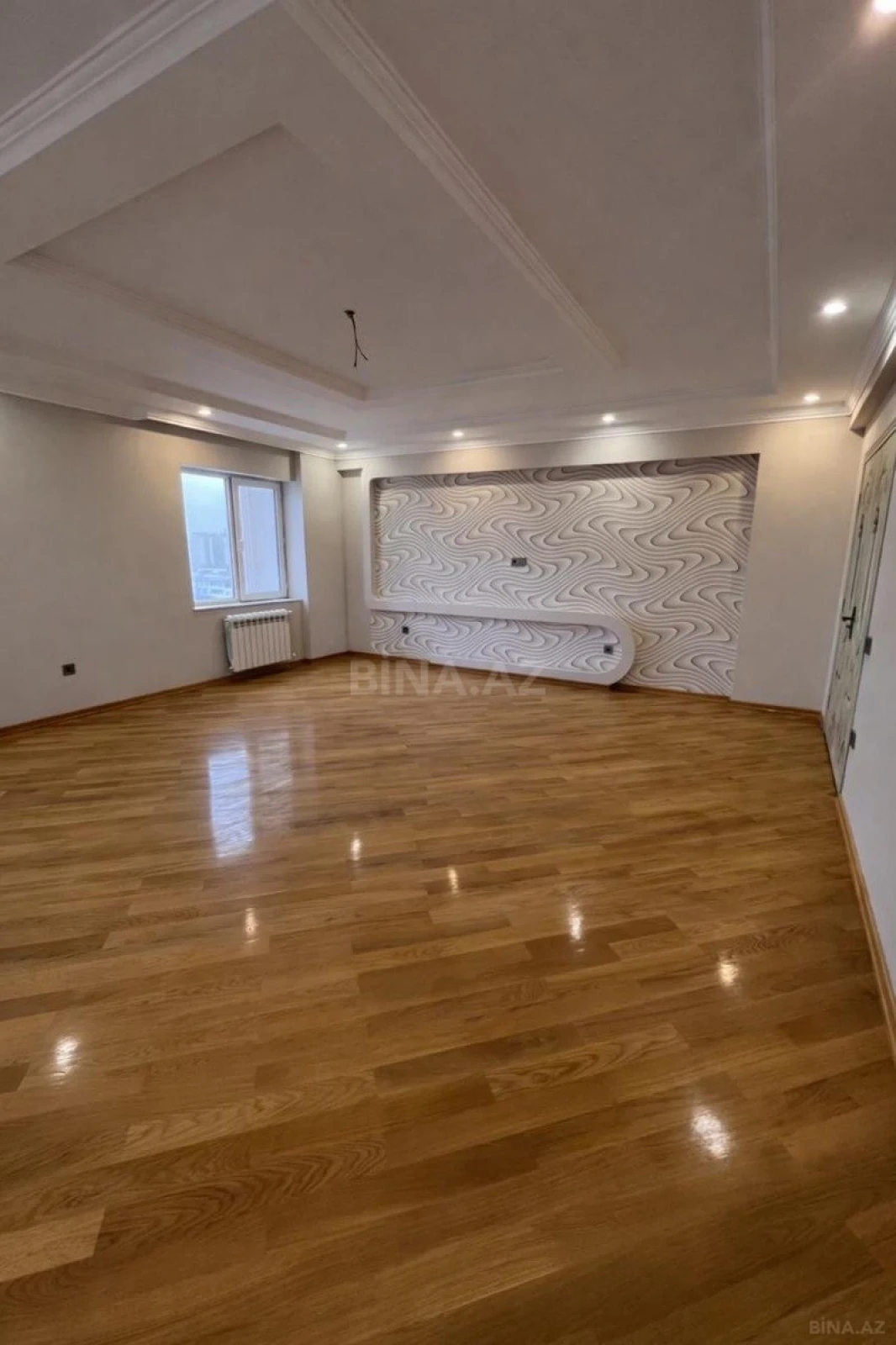 Satılır 3 otaqlı mənzil 133 m²