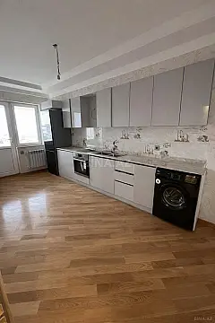 Satılır 3 otaqlı mənzil 133 m²