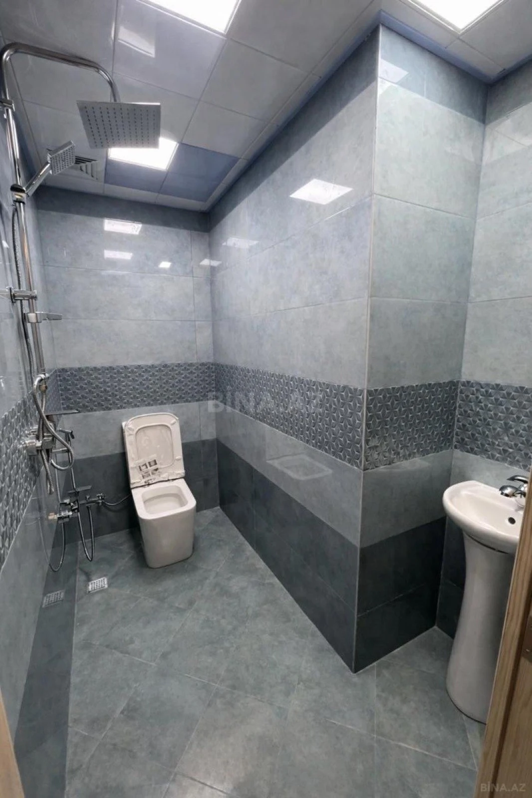 Satılır 3 otaqlı mənzil 133 m²