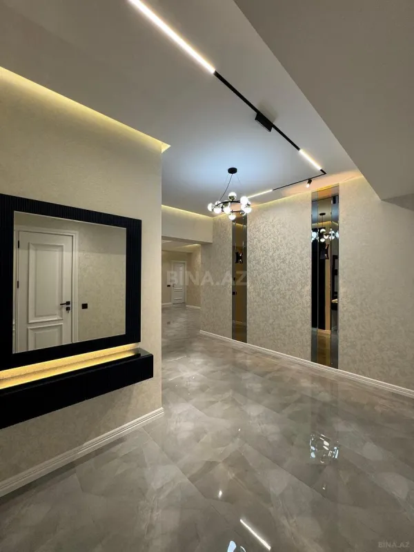 Satılır 4 otaqlı mənzil 165 m²