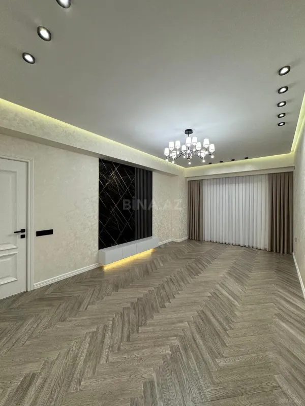 Satılır 4 otaqlı mənzil 165 m²