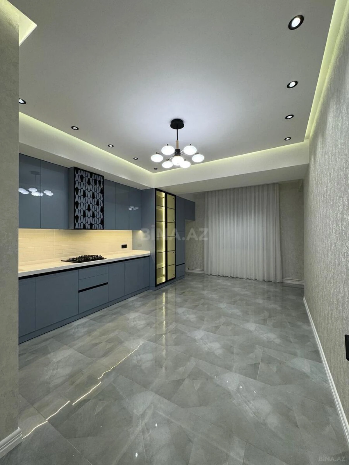 Satılır 4 otaqlı mənzil 165 m²