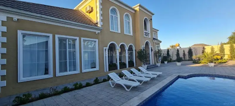 Kirayə verilir 5 otaqlı həyət evi 400 m²