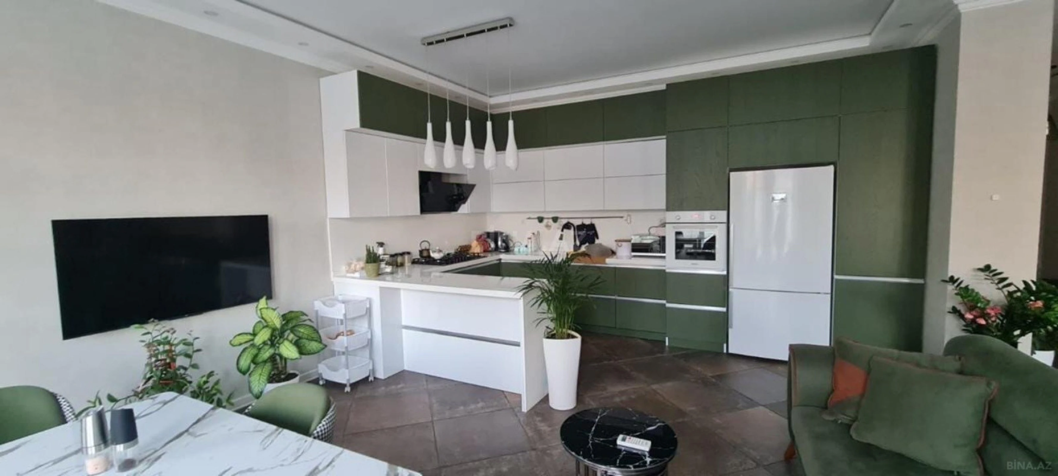 Kirayə verilir 5 otaqlı həyət evi 400 m²