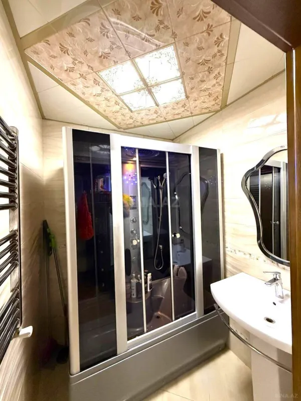 Satılır 3 otaqlı mənzil 135 m²