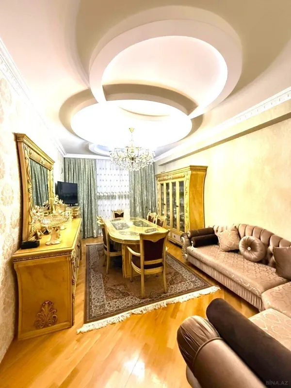 Satılır 3 otaqlı mənzil 135 m²