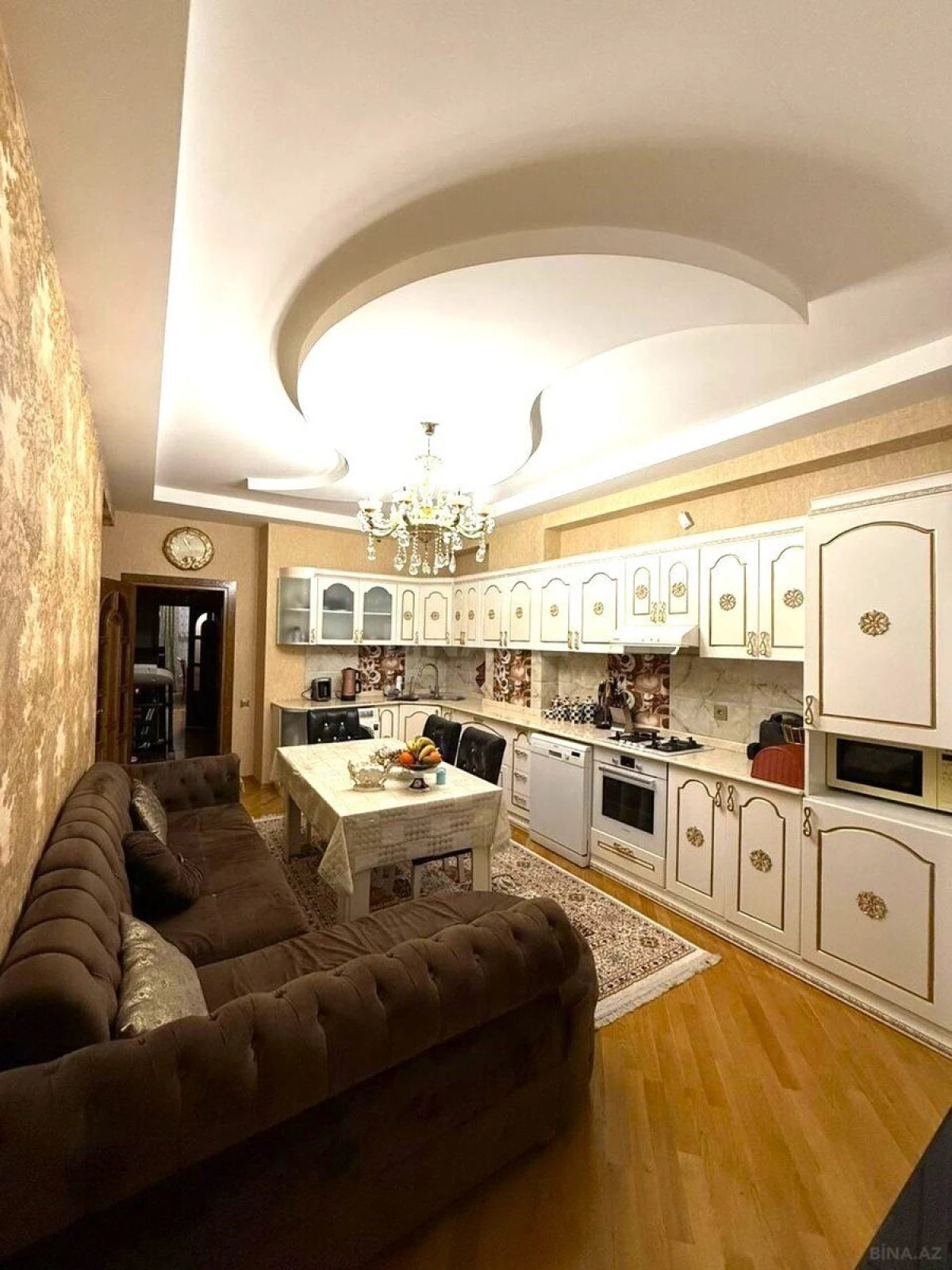 Satılır 3 otaqlı mənzil 135 m²