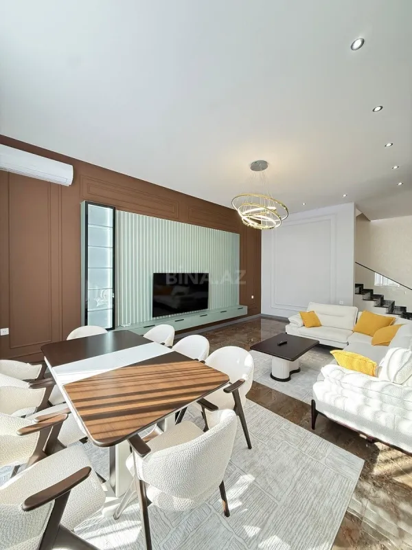 Satılır 5 otaqlı həyət evi 280 m²