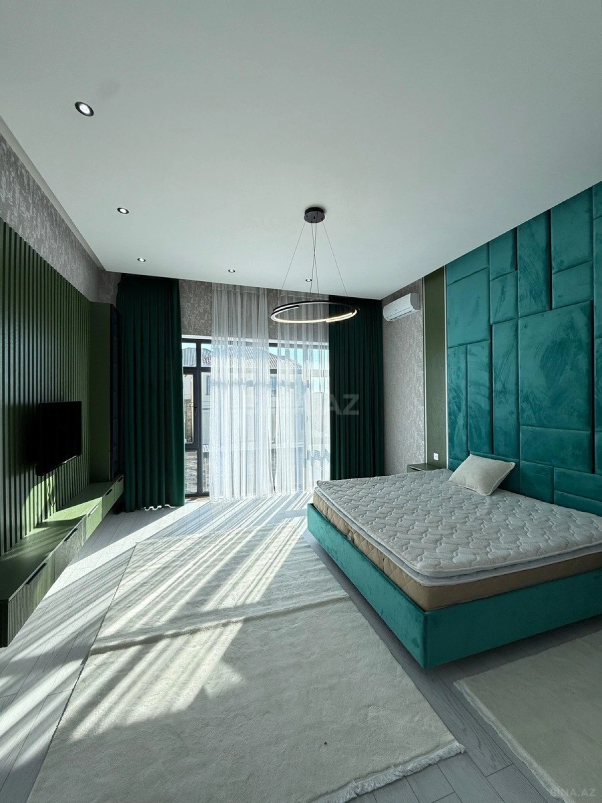 Satılır 5 otaqlı həyət evi 280 m²