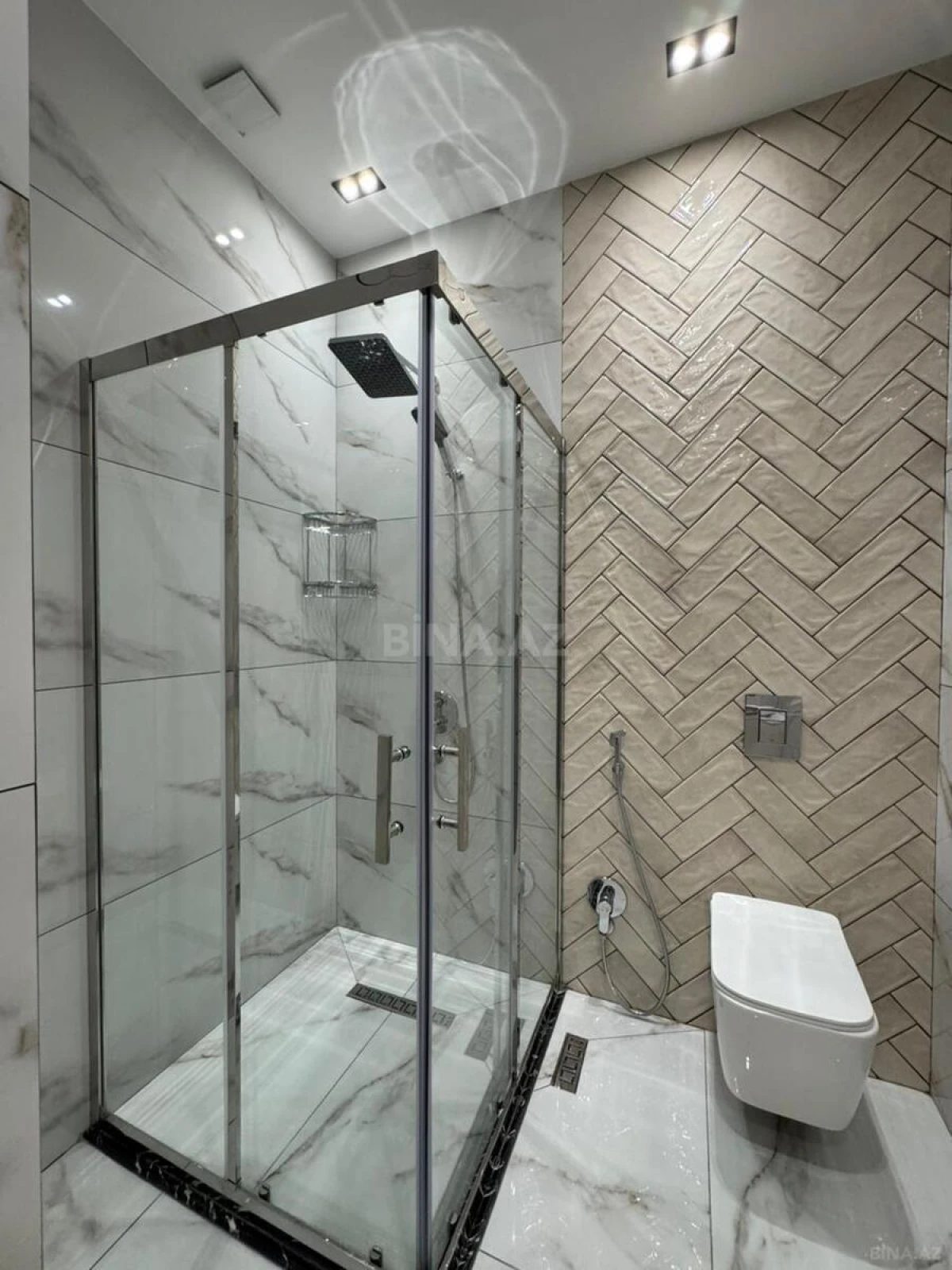 Satılır 2 otaqlı mənzil 86 m²