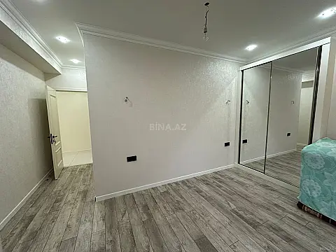 Satılır 3 otaqlı mənzil 122 m²
