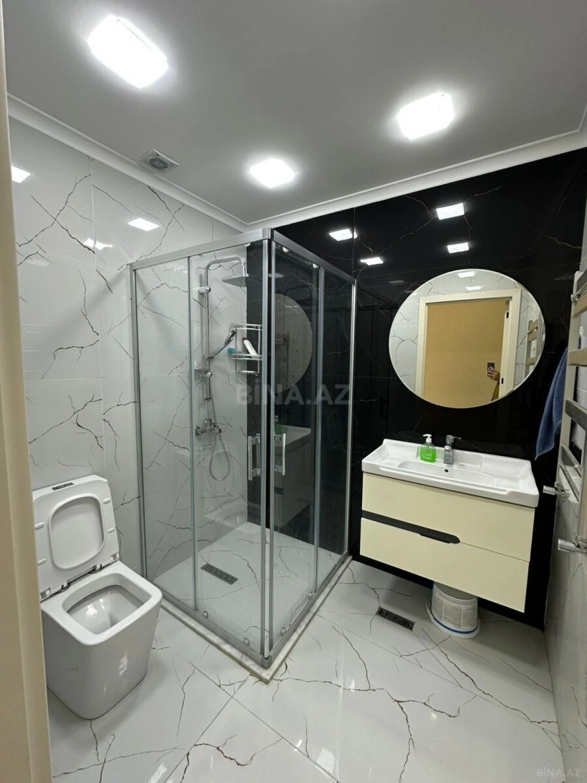 Satılır 3 otaqlı mənzil 122 m²