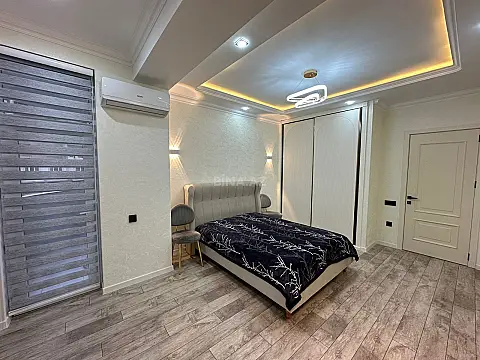 Satılır 3 otaqlı mənzil 122 m²