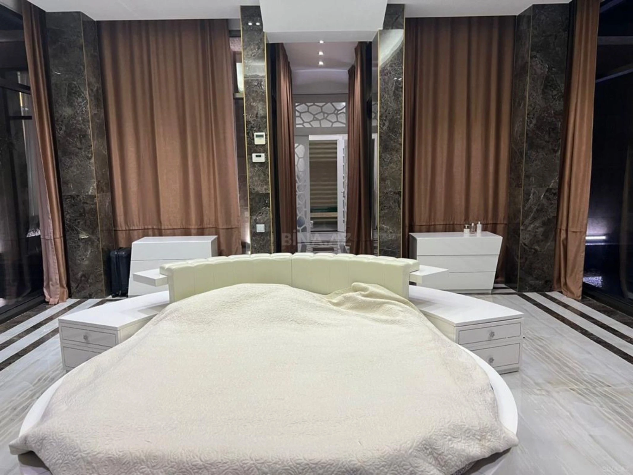 Kirayə verilir 5 otaqlı həyət evi 520 m²