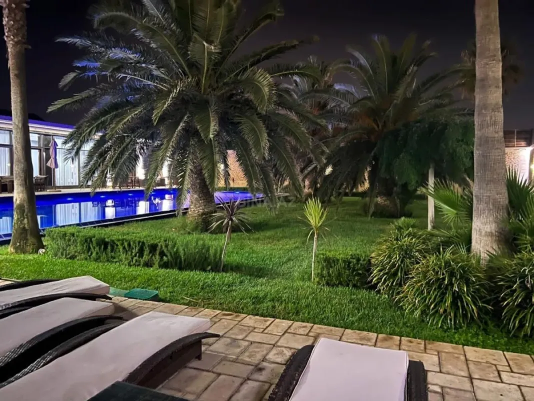 Kirayə verilir 5 otaqlı həyət evi 520 m²