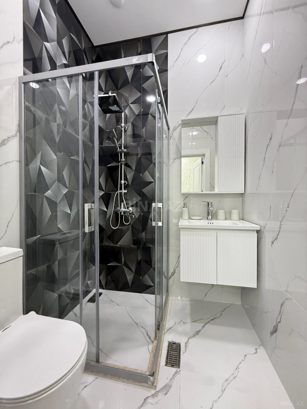 Satılır 4 otaqlı həyət evi 160 m²