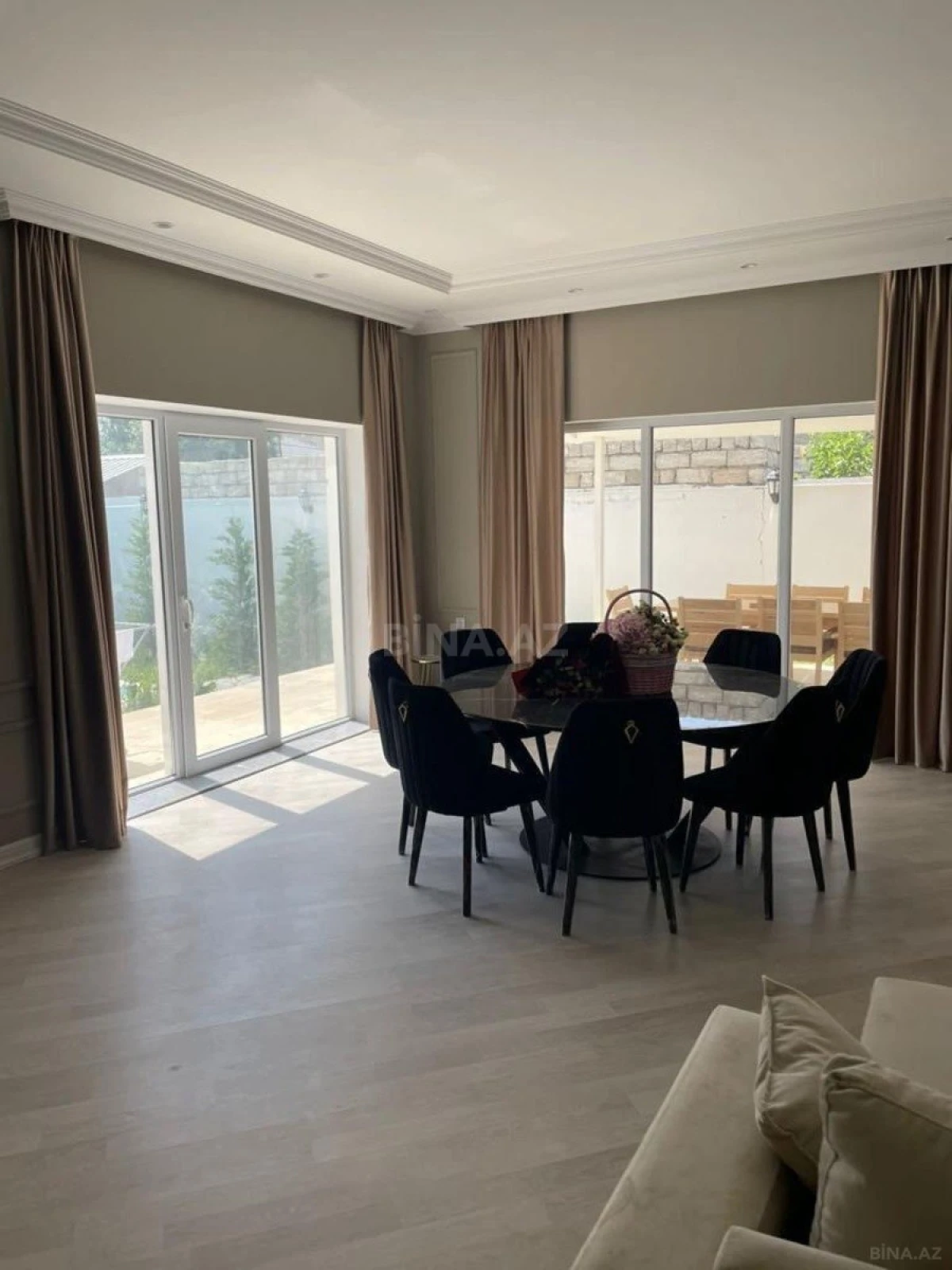 Kirayə verilir 5 otaqlı həyət evi 340 m²