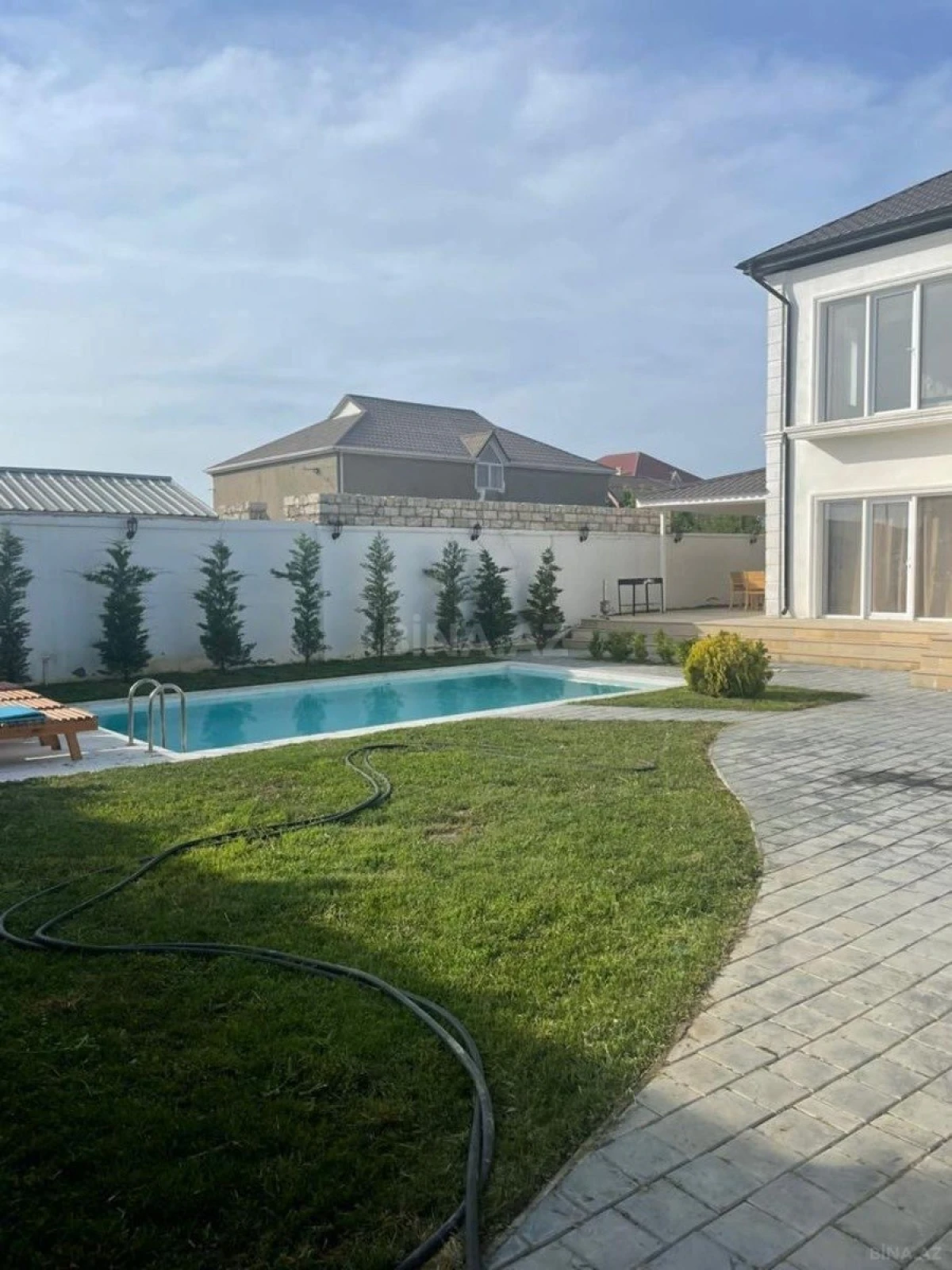 Kirayə verilir 5 otaqlı həyət evi 340 m²