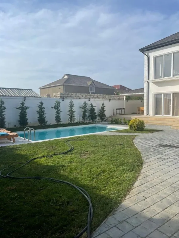 Kirayə verilir 5 otaqlı həyət evi 340 m²